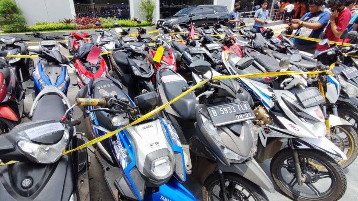 Couples In Pamekasan Compactly Thief 14 Motorcycles