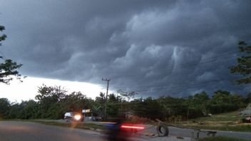 BMKG敦促旅行者在苏拉威西岛东南部的Lebaran回流期间注意极端天气