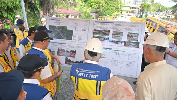 The Governor-Minister Of PUPR Review The Construction Of The Padang-Sicincin Toll Road