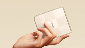 Baru Rilis, Xiaomi Mix Flip 2 Langsung Pecahkan Rekor di Dunia Ponsel Lipat!