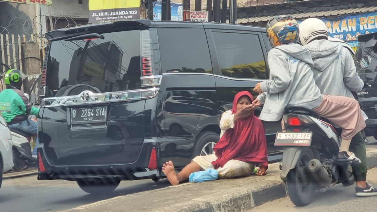 East Jakarta Social Service Monitoring The Number Of PPKS Related To Predictions For Increasing The Number Of Newcomers In Jakarta Pascalbaran