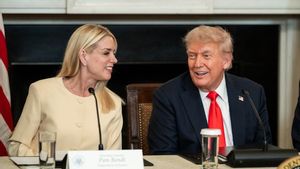 Jaksa Agung AS di Kongres Adu Mulut Ditanya Kebersamaan Trump dengan Gadis di Bawah Umur