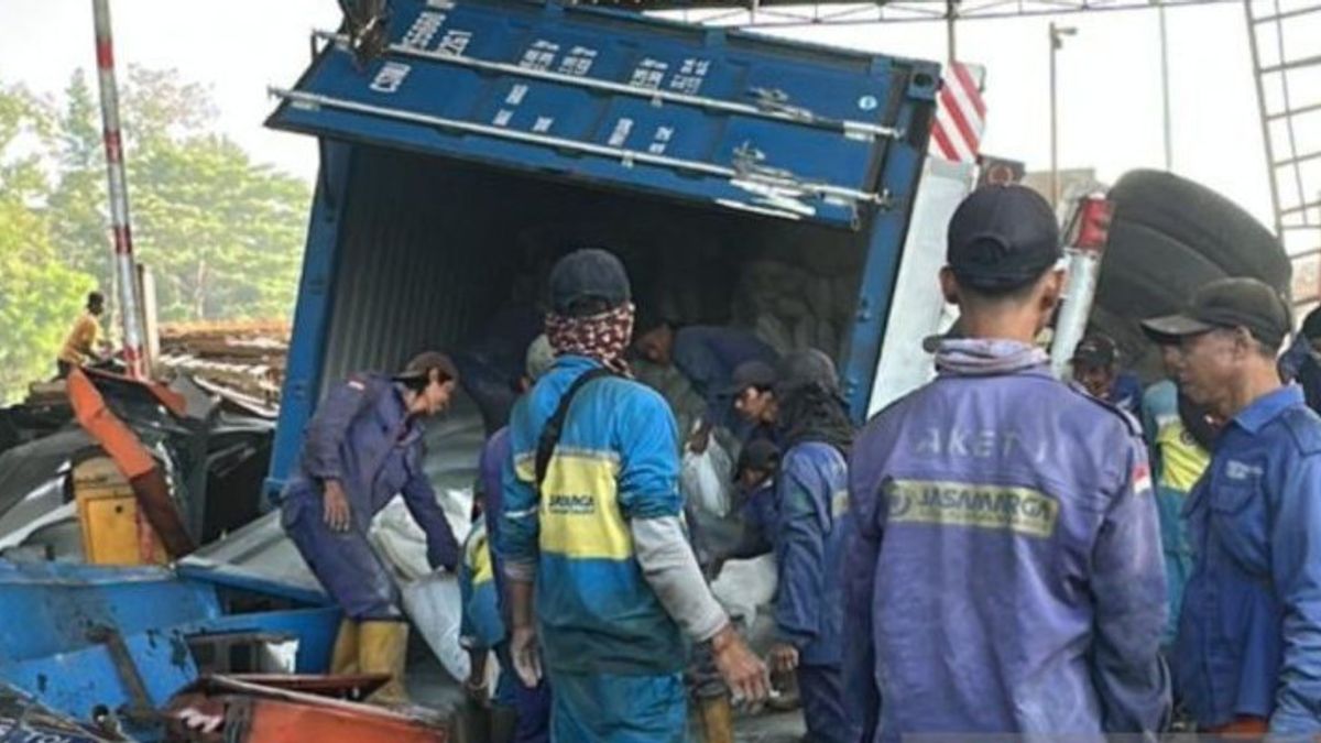 3 损坏收费站, 伤员:Tabrak GT Ciawi Bogor集装箱卡车