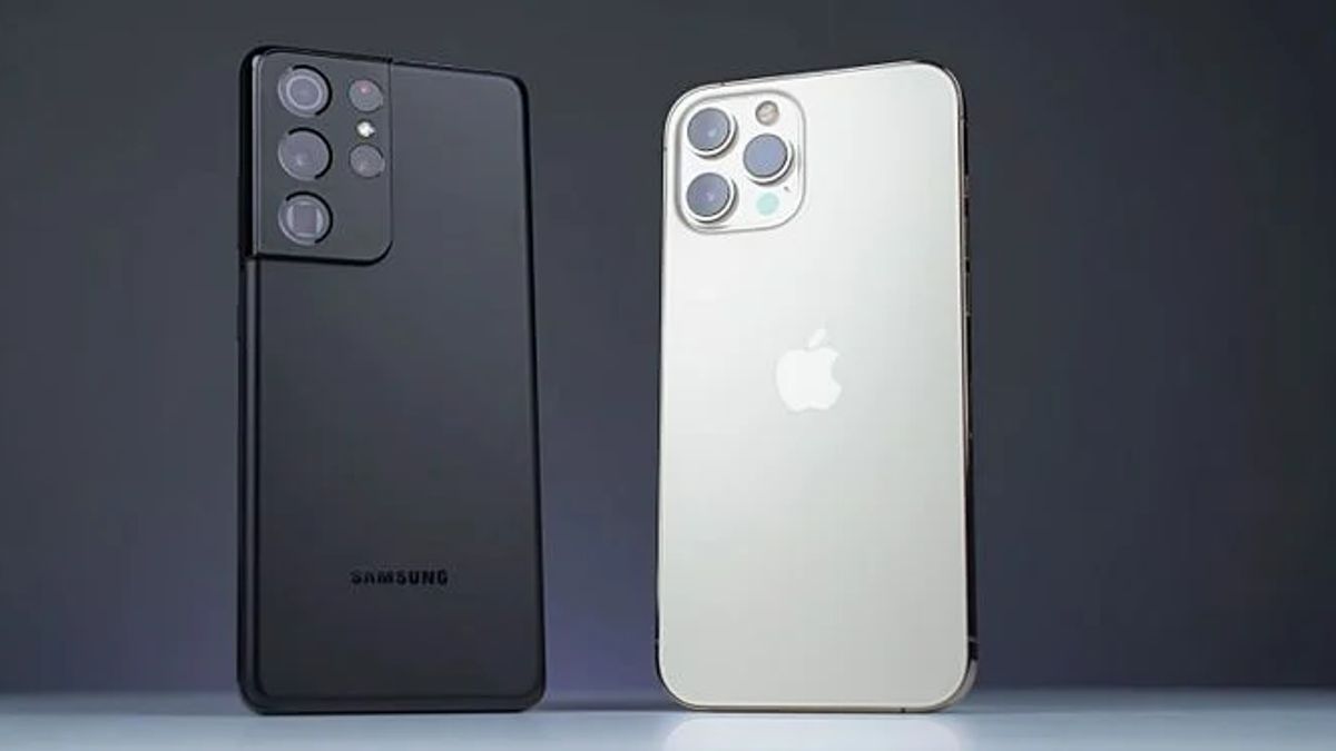 2つの洗練された携帯電話の戦争、これはアップルのiPhone 12とサムスンギャラクシーS21の比較です