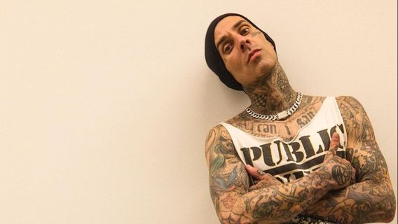 11 Tahun Trauma, Travis Barker Bersiap Terbang dengan Pesawat Lagi