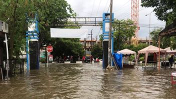آتشيه يدخل ذروة موسم الأمطار، BMKG تحث السكان على الحذر من الفيضانات والانهيارات الأرضية