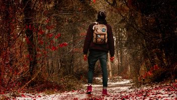 Rucking 趋势，徒步旅行，使身体更强壮