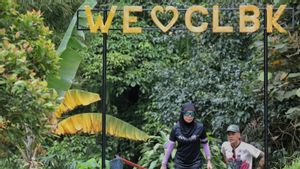 Ganjar Pranowo dan Siti Atikoh Lewati Hari Minggu Pertama Tahun 2022 dengan Taklukkan Trek CLBK