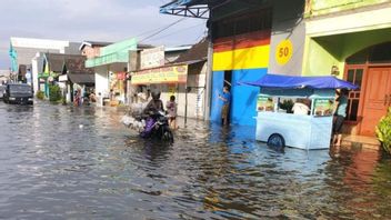 Banjir di Surabaya: Genangi Rumah Warga dan Banjiri Jalan Panjaringan  Kecamatan Rungkut