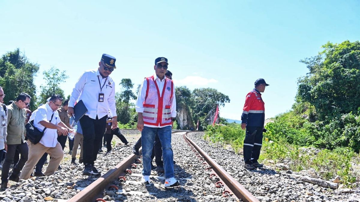 Menhub Budi Karya Pastikan Tambahan Jalur Kereta Api Logistik di Sulsel Segera Rampung