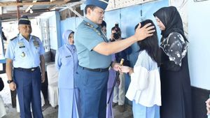 Panglima TNI Takziah ke Keluarga 4 Perwira TNI AU Korban Pesawat Jatuh 
