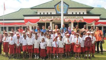 Save Local Culture, Disdik Sends 1,000 Jayawijaya Language Books To Schools
