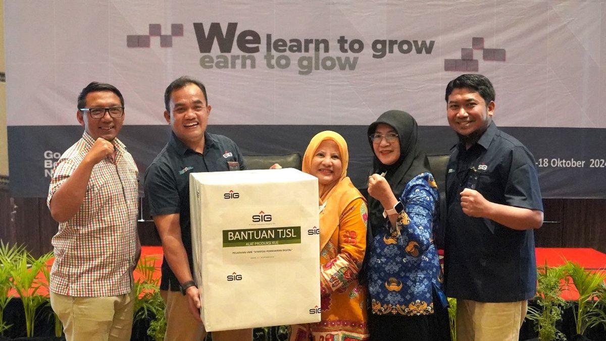 デジタルマーケティング戦略を実践し、Gresik Regencyの零細および中小企業の競争力を高めるのに役立ちます