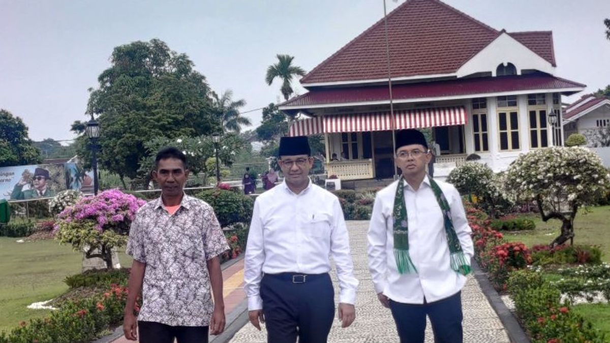 Campaign In Bengkulu, Anies Visits Bung Karno's Assistance House