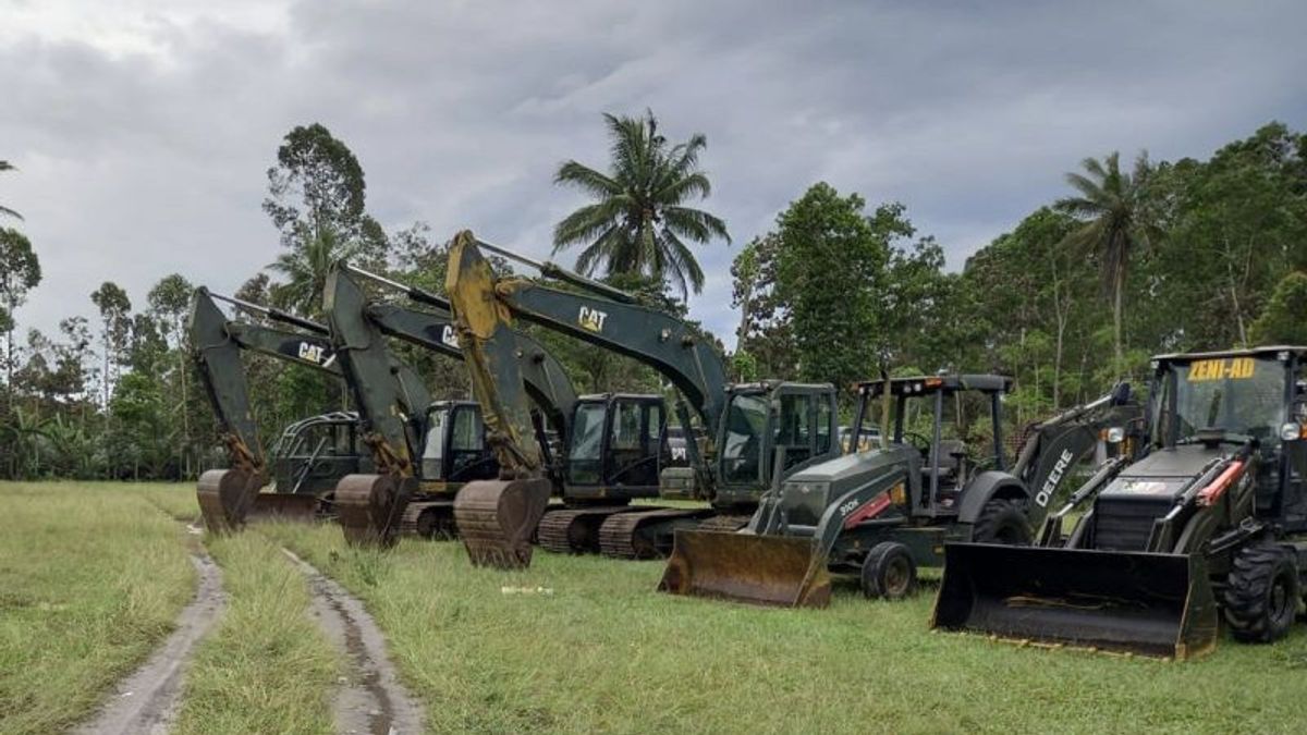 Atas Perintah Panglima, TNI Kerahkan Batalion Zeni Tempur hingga Alat Berat Bantu BNPB Sisir Korban Erupsi Gunung Semeru