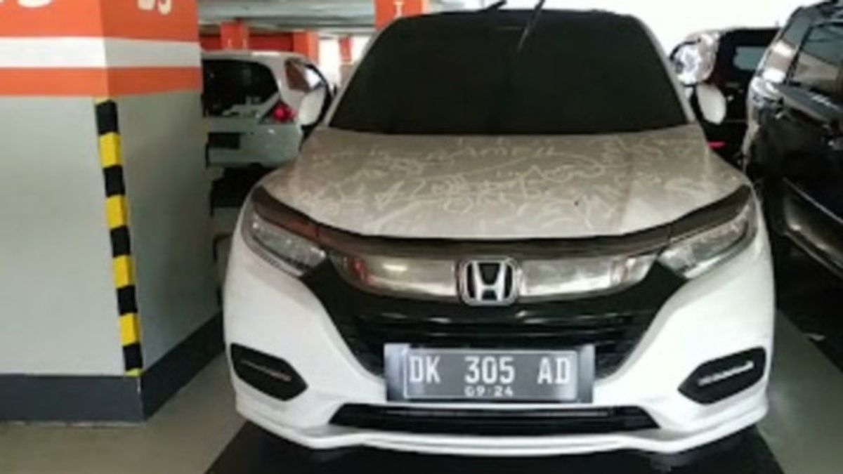   HR-V汽车在巴厘岛的Ngurah Rai机场停放了一年多，到Dusty，停车费5000万印尼盾