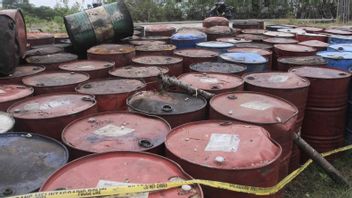 Tens Of Tons Of Toxic Waste Used Oil Found In Kupang City Settlements
