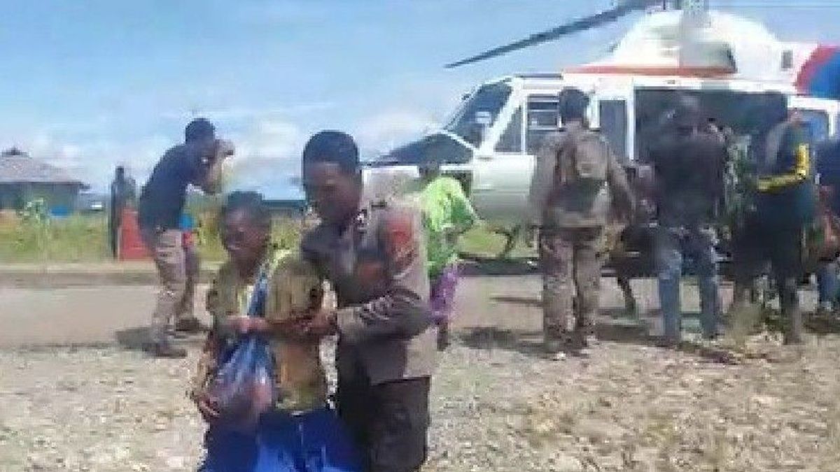 The TNI-Polri Evacuation Of Paro Nduga Residents Due To The Immization Of KKB