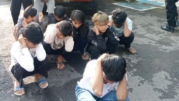 هجوم بعضهم البعض بأسلحة تاجام ، تم نقل ستة أطفال تحت العمر إلى مركز الشرطة