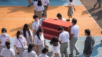 ar a été interdit pour les étudiants de Bandung à partir de 21 heures