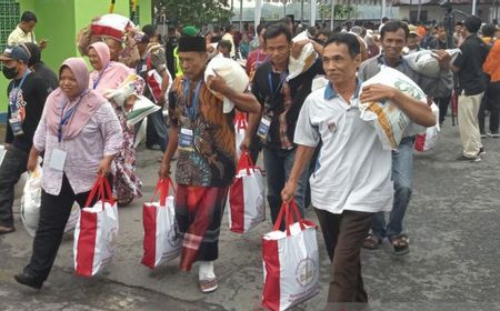 Sekjen PDIP Hasto Panas-panasin Kabinet Jokowi Senggol Mensos Risma, Pengamat Politik: Dia Dirugikan Dalam Data Bansos