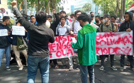 Pakai Seragam Sekolah, Pelajar di Medan Ikut Demo Tolak Kenaikan Harga Pertamax