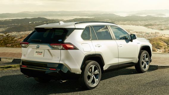 Karena Tarif Trump, Toyota Pertimbangkan Merakit Kembali RAV4 di AS