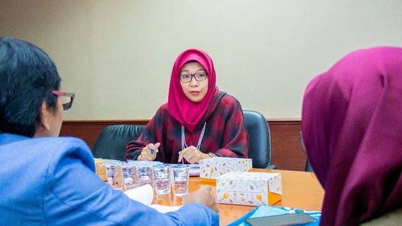 Sitti Hikmawatty adalah Bukti Payahnya Edukasi Seks di Negeri Ini