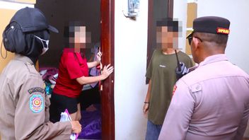 Siang Hari Berduaan di Kamar Kost, Pasangan Bukan Suami Istri Dibawa ke Kantor Polisi untuk Dibina