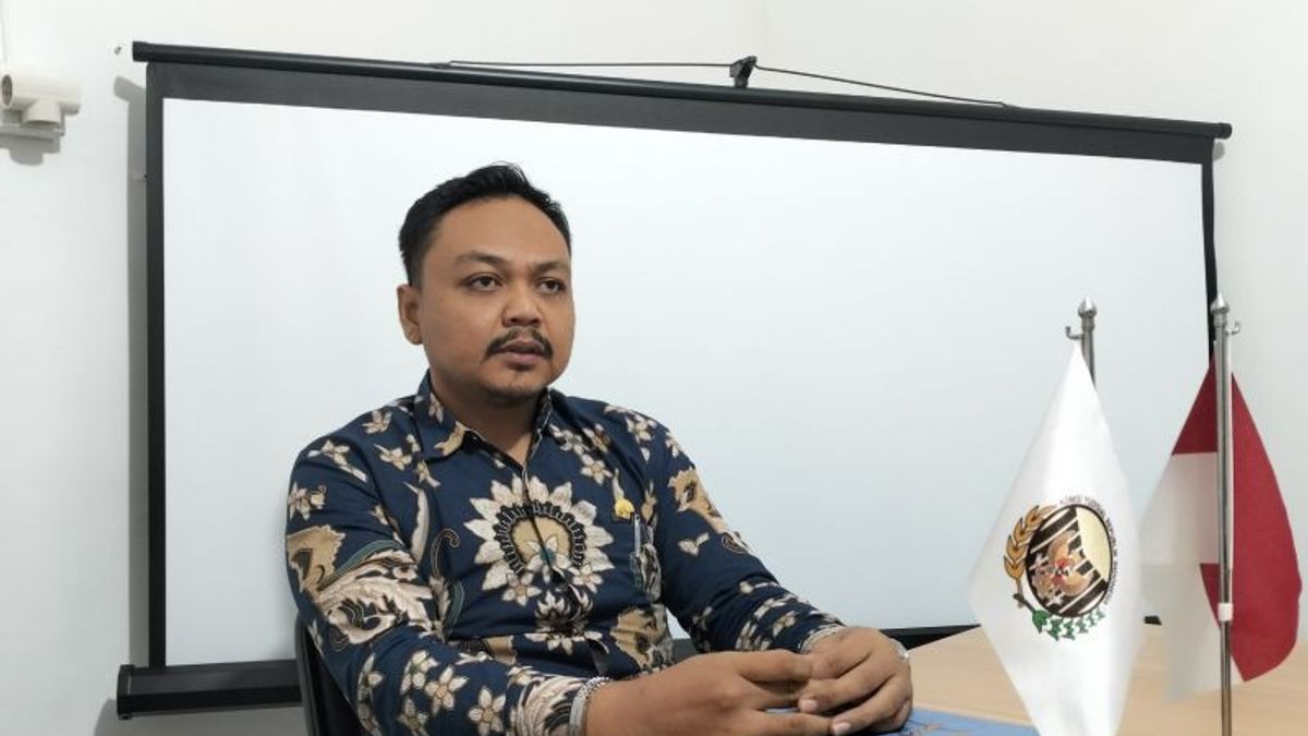 KY perquisitionne 2 juges pour menaces des militantes à Padang