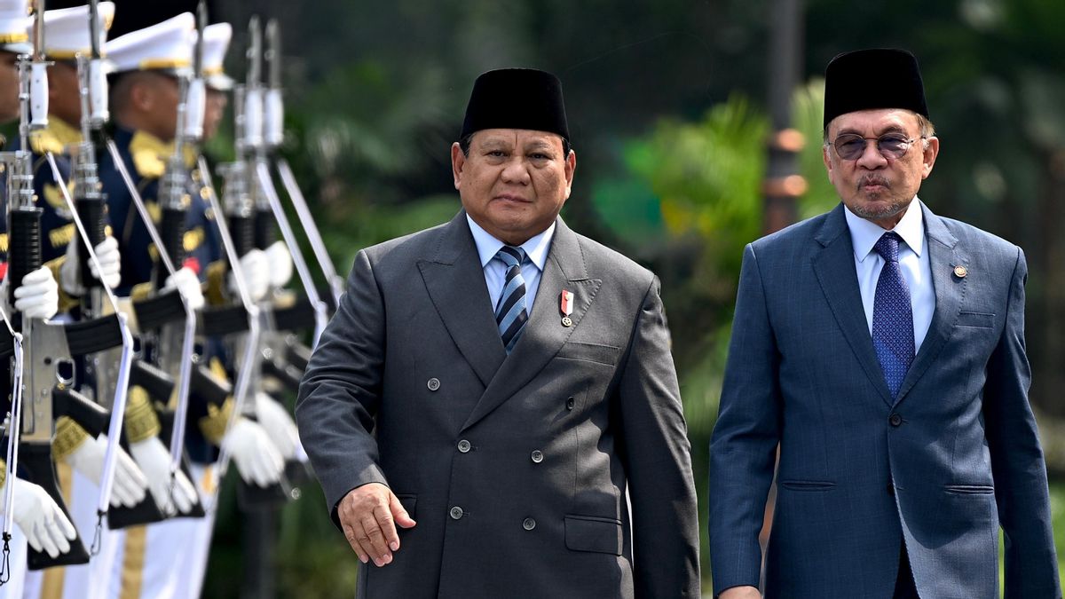Presiden Prabowo Subianto Sambut Perdana Menteri Malaysia Anwar Ibrahim Di Istana Merdeka
