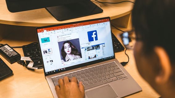 過激化を防ぎ、フェイスブックは過激主義に対するビター警告を試みる