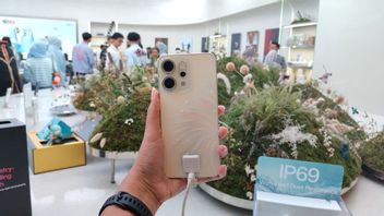 OPPO Indonesia Rayakan Penjualan Perdana Reno 14 Series di Toko Ritel Terbesarnya