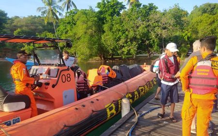 Nakhoda 'Ikan Terbang' Sengaja Kandaskan Kapal di Perairan NTB Gegara Gangguan Mesin, 2 Bule Prancis Berhasil Dievakuasi