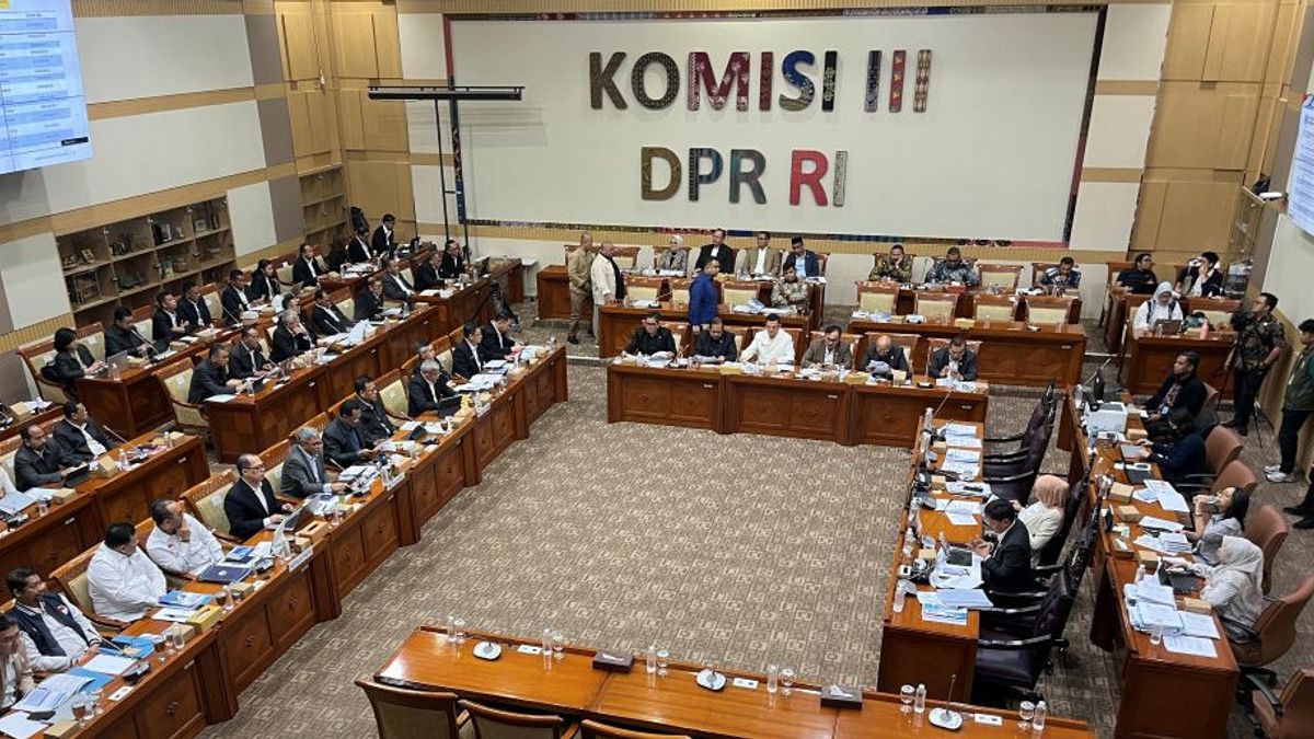 DPR-Government Holds First Working Meeting to Discuss the Police Bill Today