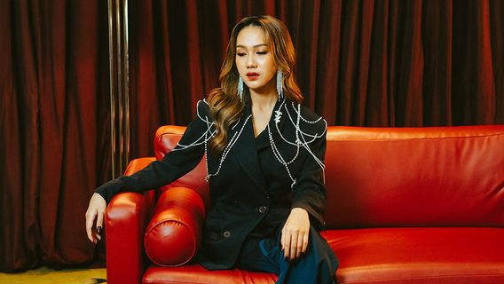 Raissa Ramadhani dan Masa Lalu yang Belum Usai di Single 'Tak Bisa Gantikannya'