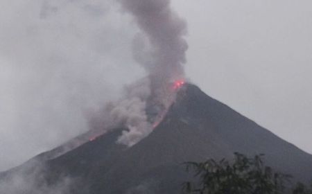 Guguran Lava Gunung Karangetang Sulut Mengarah ke 3 Sungai