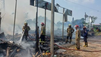 Le restaurant Saung Babeh dans le Tangerang a pris feu après l’explosion d’un bouteau de gaz