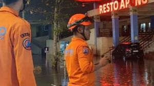 فيضان روب على ساحل جاكرتا ، BPBD DKI نشر ضباط حفر الفيضانات