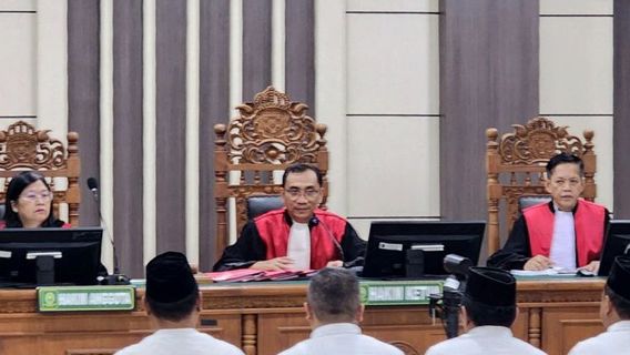 Un député du DPR s'absente à nouveau pour une session de corruption à la Grande mosquée de Karanganyar, sera-t-il forcé de comparaître?