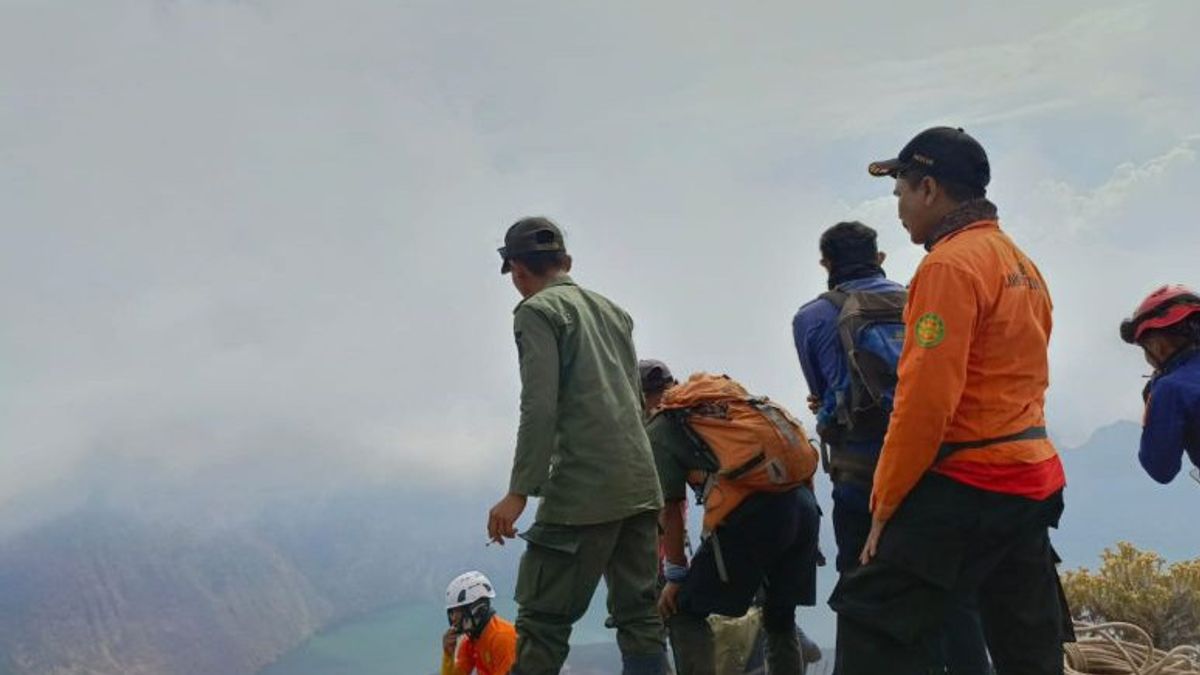 Tim SAR Masih Cari Pendaki Asal Jakarta yang Hilang Terjatuh di Gunung Rinjani