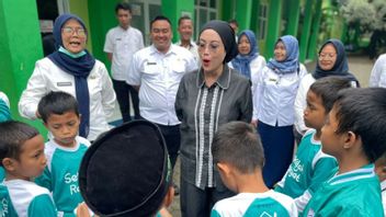 डीपीआर के सदस्य: सिरेबोन शहर में लोकतांत्रिक स्कूलों को सुधार की आवश्यकता है