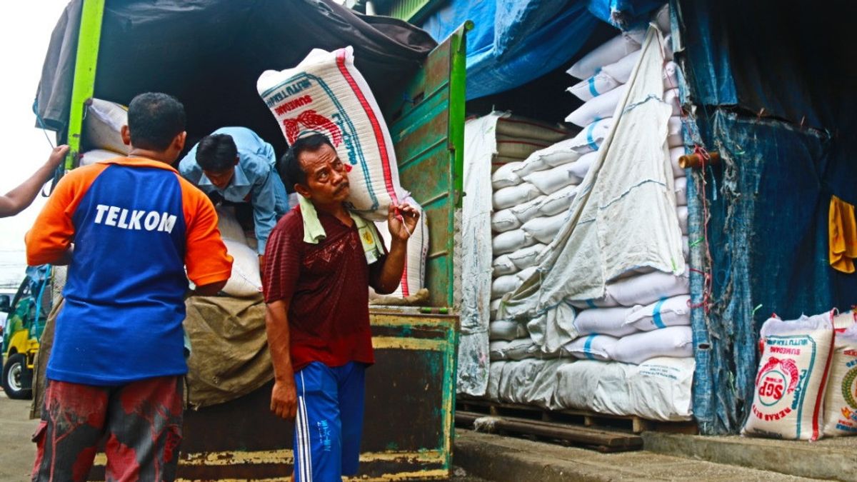 Stok Beras di Pasar Induk Cipinang Dipastikan Aman