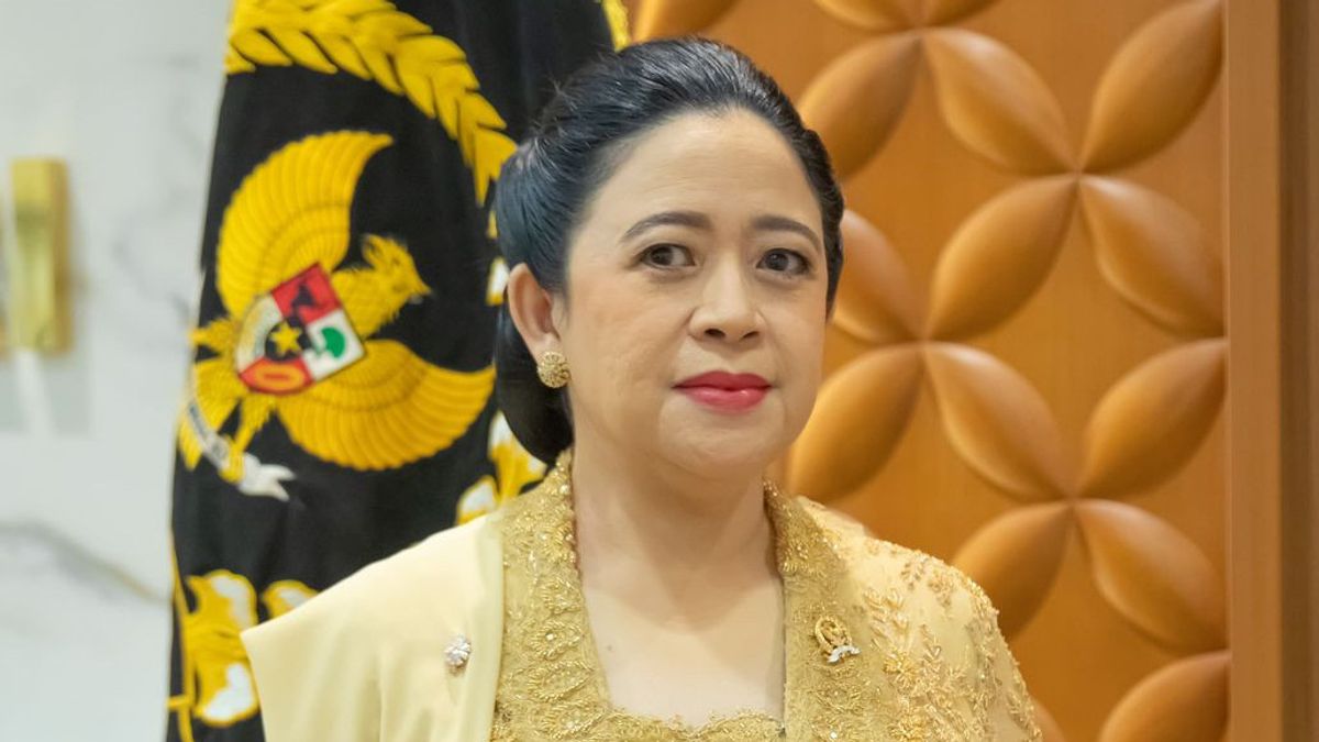 Puan Maharani当选Kebaya Emas Karya Didiet Maulana时,他与DPR-DPD的会议领导人