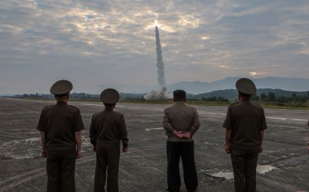 Korea Utara Sebut Peluncuran ICBM Hari Kamis Peringatan kepada Musuh, Dihadiri oleh Kim Jong-un