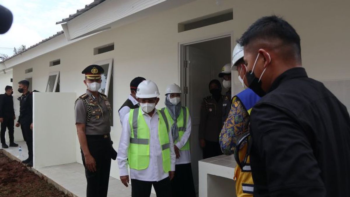 Vice President Ma'ruf Amin Tinjau Earthquake Supported Houses In Cianjur