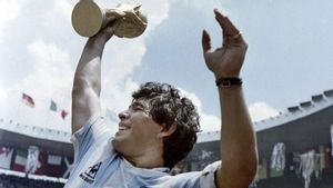 Maradona, Pria Mungil Berselera Besar yang Dicinta Sekaligus Dibenci