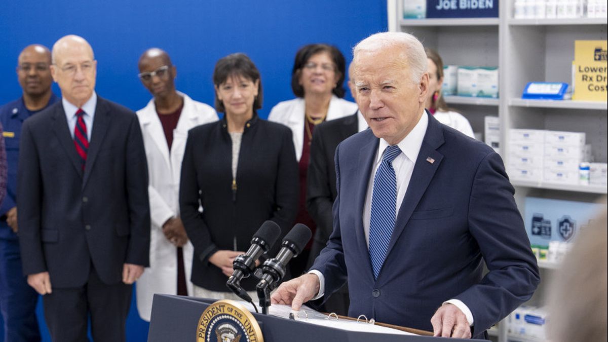 Le président Joe Biden élabore immédiatement les premières normes et lignes directrices pour une génératrice d’IA sécurisée