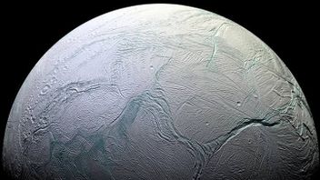 Gegara Sembur Gumpalan ke Luar Angkasa, Bulan Saturnus Ketahuan Punya Bahan Kimia Pendukung Kehidupan Seperti di Bumi