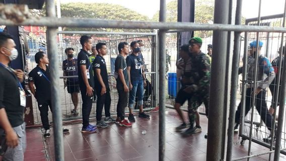 Had There Had Been A Commotion, Dozens Of FC Arema Supporters Were Secured By Officers